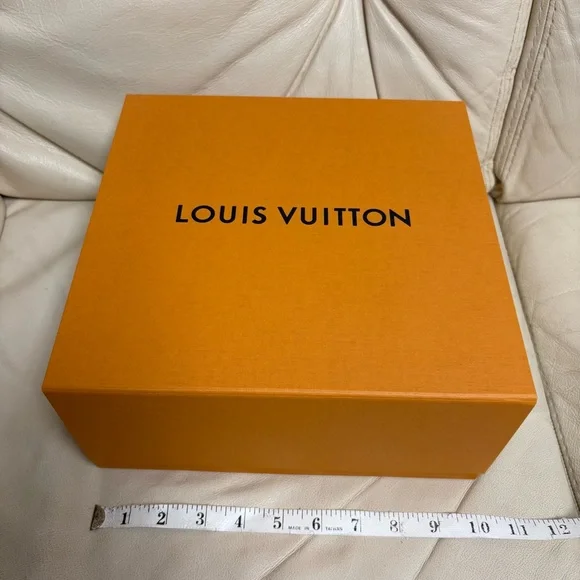 EMPTY LOUIS VUITTON Orange Gift Box Magnetic Closure for Small Bag - Picture 2 of 15